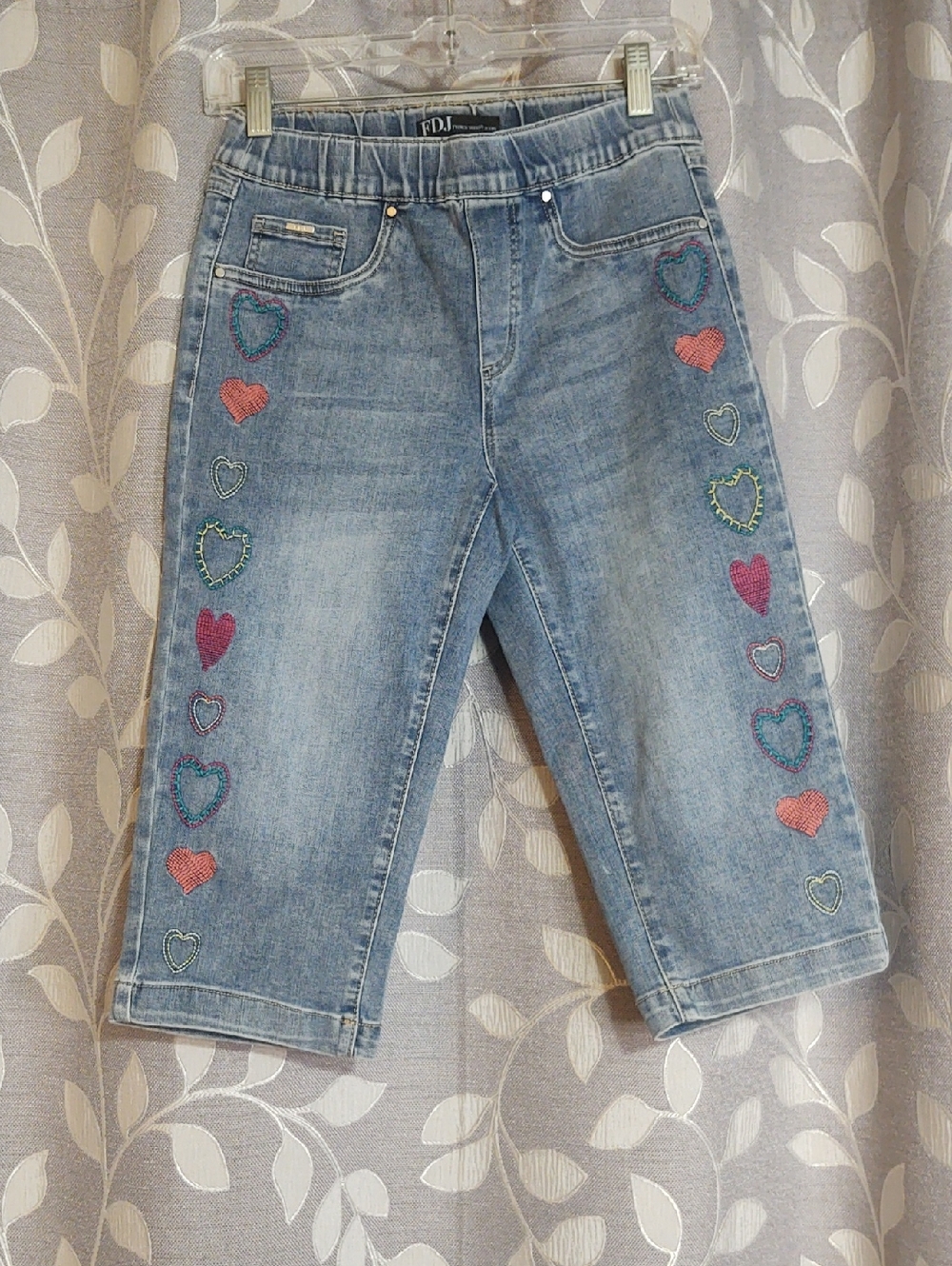 FDJ Denim Capri Pants with Heart Embroidery size 2